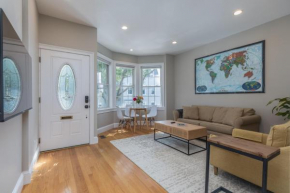 Sunny convenient home w/ private patio! Easy walk to everything!